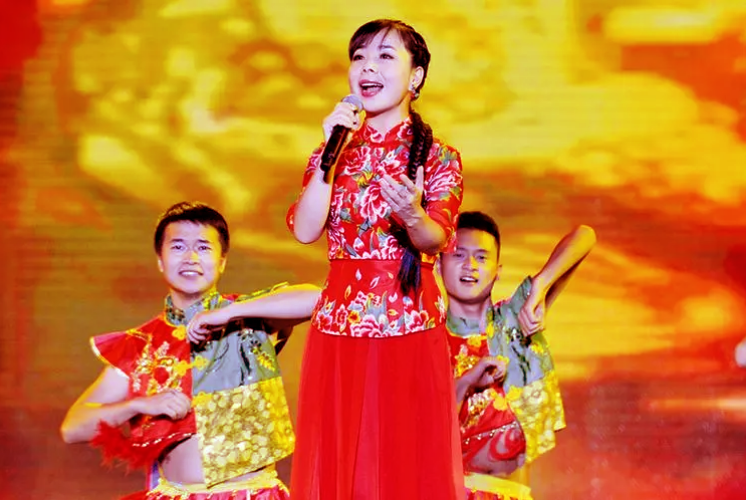 王二妮|歌手王二妮:土得掉渣是大美,亲情婚姻都有泪