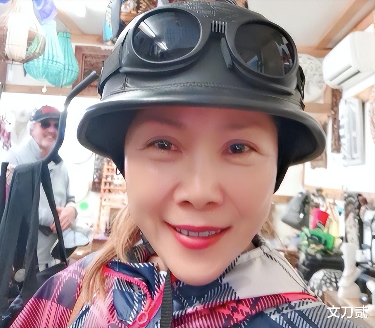 田震|56岁田震结束内地工作，回墨尔本开启悠哉模式，网友：国内挣钱国外花