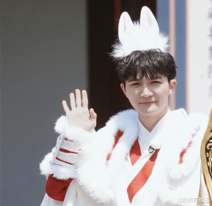 周深|奔跑吧:周深cos玉兔,颜值圈粉,携手白鹿疯狂撒糖,拉满cp感