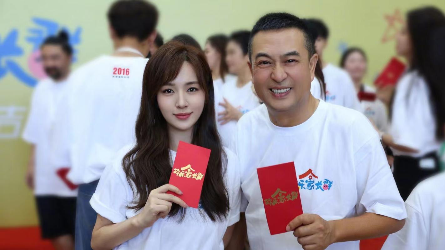 熬夜追剧新选择!40集家庭大剧今日开播,预定年度爆款黑马!