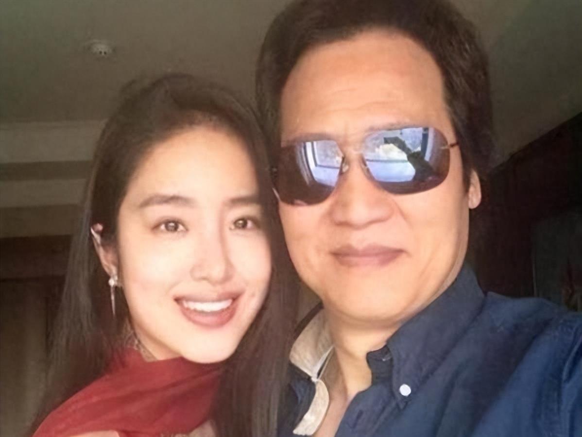 刘亦菲妈妈刘晓莉:曾“跳楼”夺女?为女儿两婚两离,如今过怎样了