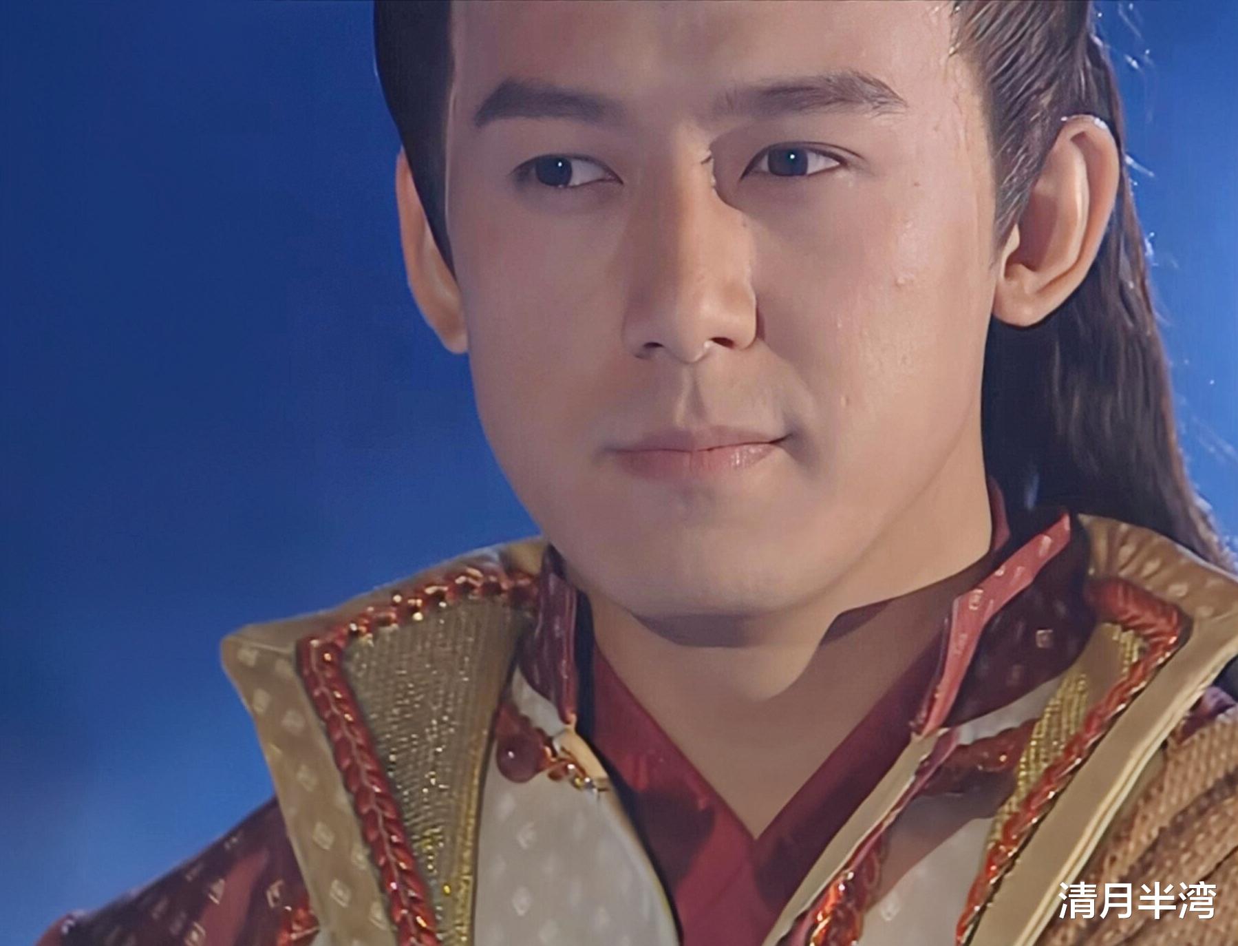 发福是中年男星的颜值杀手，年轻时玉树临风的美男，如今成胖大叔