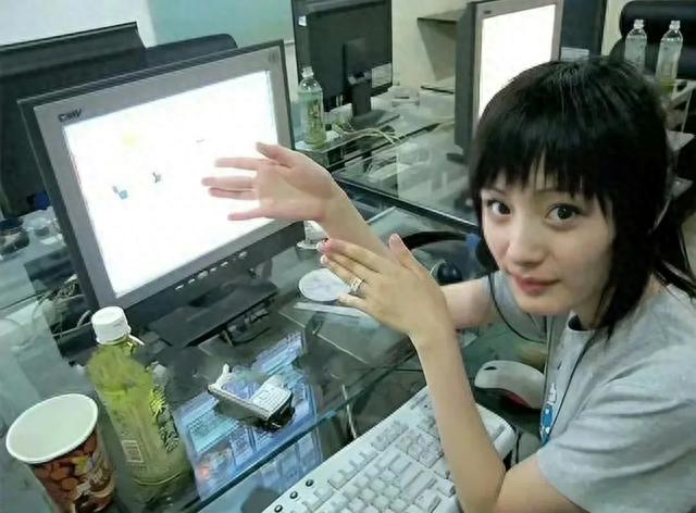 37岁杨幂逆生长,早期图片被网友扒出,刘恺威你糊涂啊