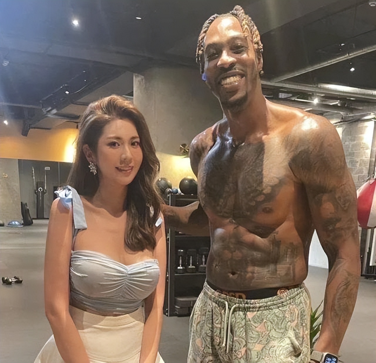 任然|“播种门”绯闻女主身份曝光?名媛还是啦啦队员?霍华德可真会玩