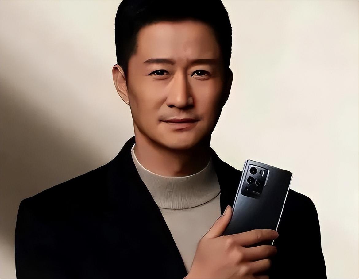 金鸡奖典礼这一夜,揭开吴京“虚伪面具”,爱国是假,捞金是真?