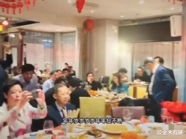 赵燕国彰|56岁赵燕国彰定居瑞典,为同乡会登台献唱,曾出演“悍匪”张世豪