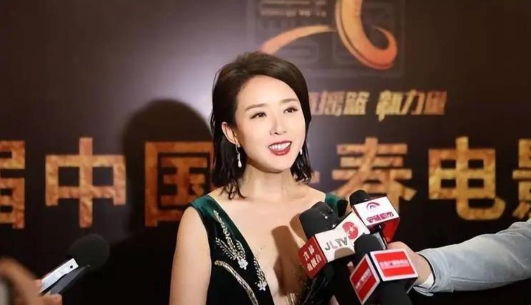 演员颜丹晨:我这辈子最幸福的事情,就是嫁给了小4岁的丈夫