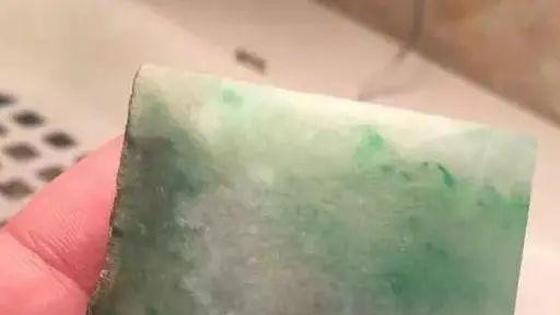 一块木那小片料，看看切完后是什么样