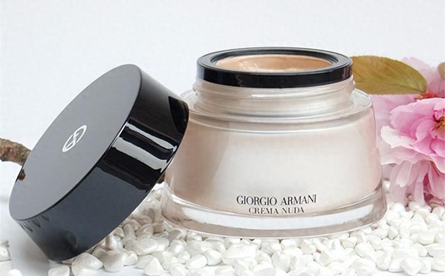 素颜霜哪种好用？分享不错的素颜霜，擦完皮肤瞬间变得水水润润的