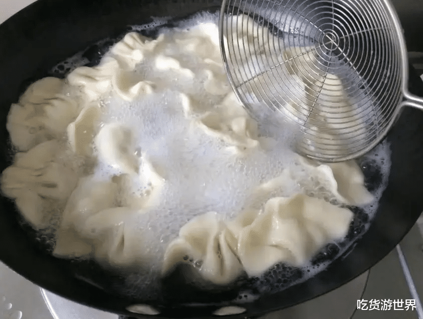 饺子|饺子包好后,放冰箱就错了!学会这一招,不开裂不破皮,省大事!