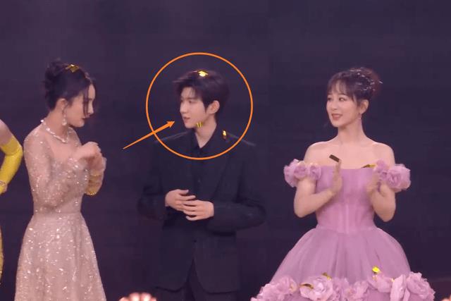 万茜|明星避嫌有多尴尬?处境进退两难,眼睛无处安放,安全距离很重要