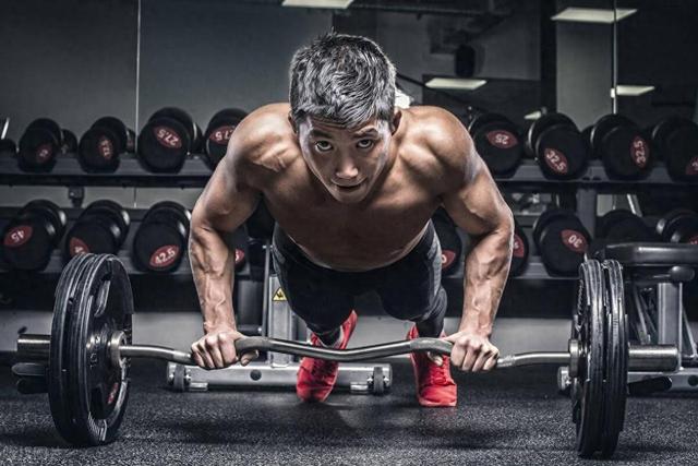 长期撸铁 VS 长期有氧运动,二者有什么区别?