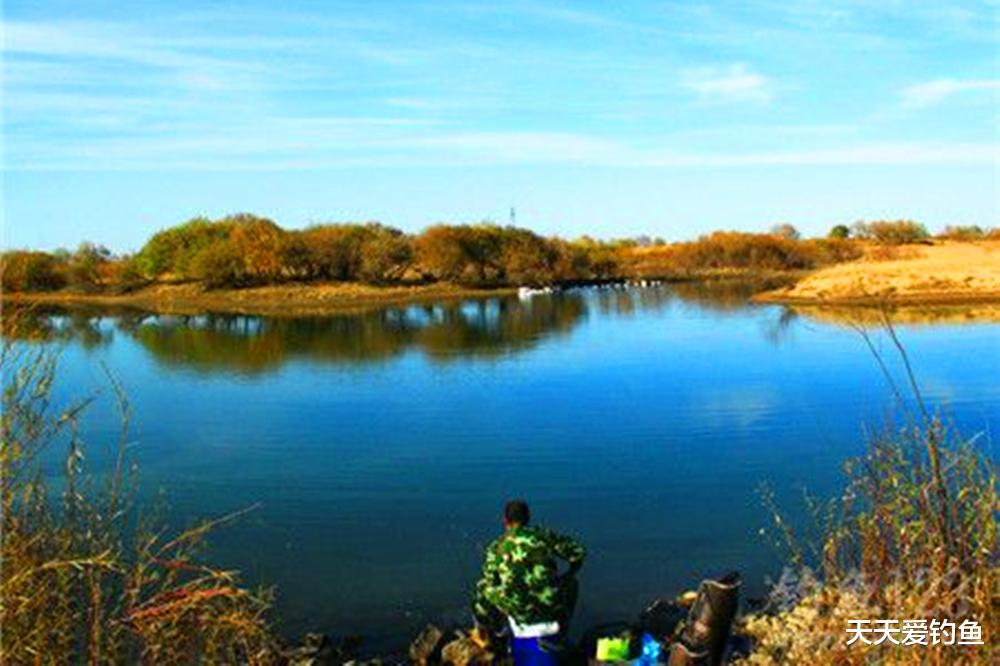秋季钓鱼分3个阶段,技巧跟着节气变,大货一钓一个准