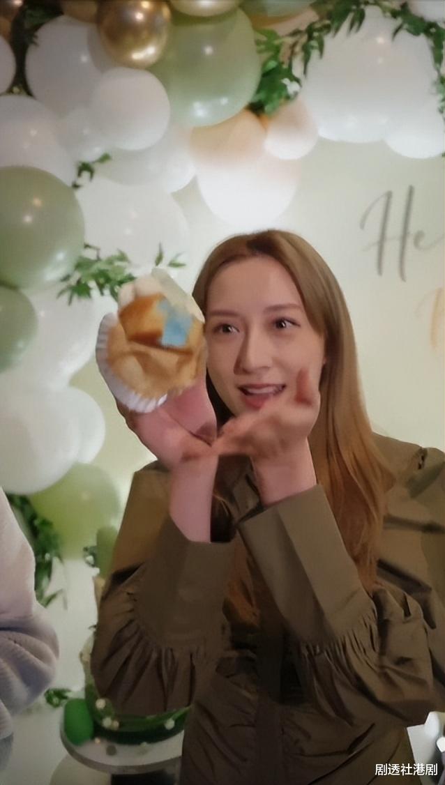 陈凯琳|亲自公布喜讯,31岁香港知名女星分享产前派对视频,与大22岁老公五年抱三