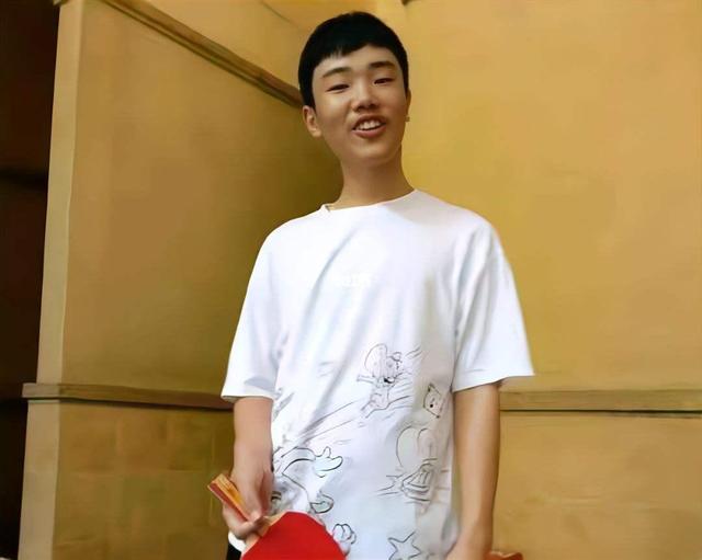 网络春晚|敬佩!著名作家:希望春晚导演将胡鑫宇父母接到现场,一起寻找他