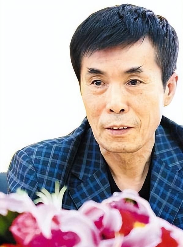 艺术家何庆魁：75岁高龄被儿子爆料，他嫖不动了，每月1万就够花