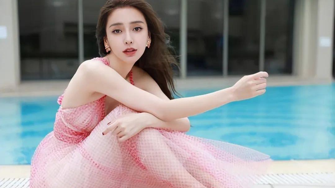 《奔跑吧》失去杨颖后，对节目意味着什么？看看气氛就懂了