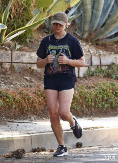 符文法师|“好莱坞杨幂”：出道多年无绯闻，却因身材被嘲11年