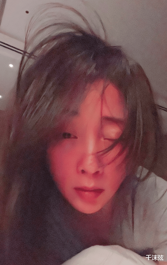 殷桃|殷桃深夜醉酒发自拍!面色潮红头发被汗浸湿,43岁单身一人