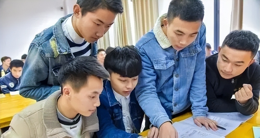 求职|已经烂大街的专业,在家长眼中则是“高大上”专业,实际就业困难