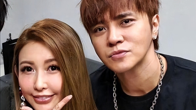 简恺乐被曝离婚复出艰难，刻意疏远友人，知情人称她现状太惨