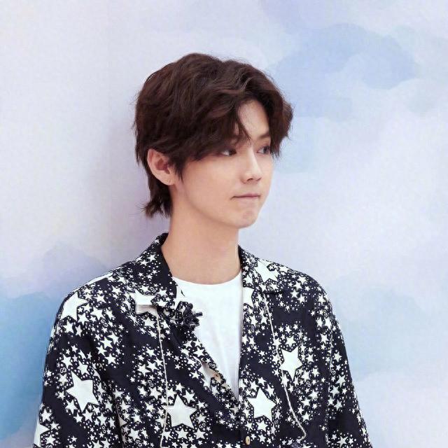 杨紫和鹿晗的故事告诉我们，世界上没有不透风的墙！