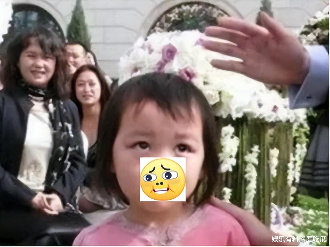 王菲谢霆锋第三胎真相曝光!不仅兔唇还地包天,引网友热议