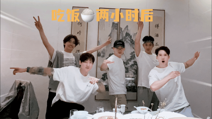 陆毅把关智斌当儿子宠，送吉他，照顾生病。陆毅说一家五口好幸福