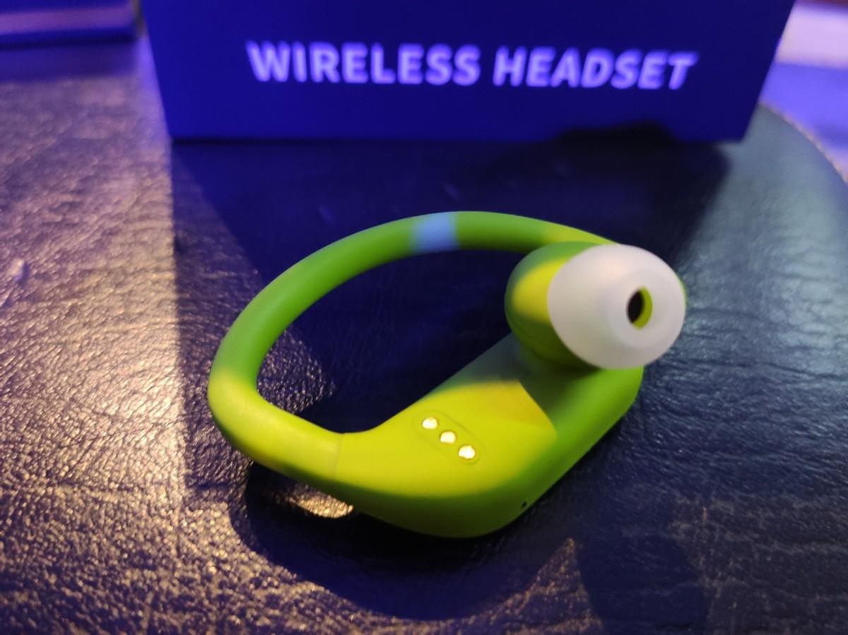 OLED|澎湃音质，轻松运动——塞那Z9挂耳式耳机