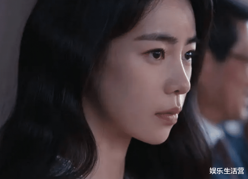 林智妍|林智妍刚获奖就翻车？杂志被扒抄袭倪妮，网友甩锅摄影，美女无罪