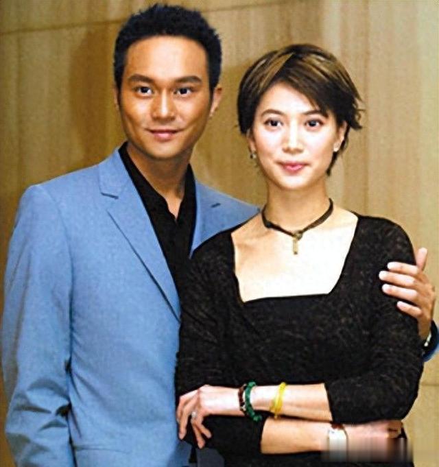 张智霖评论区沦陷:无爱的婚姻真可怕,自爆不用避孕套,1年吻1次