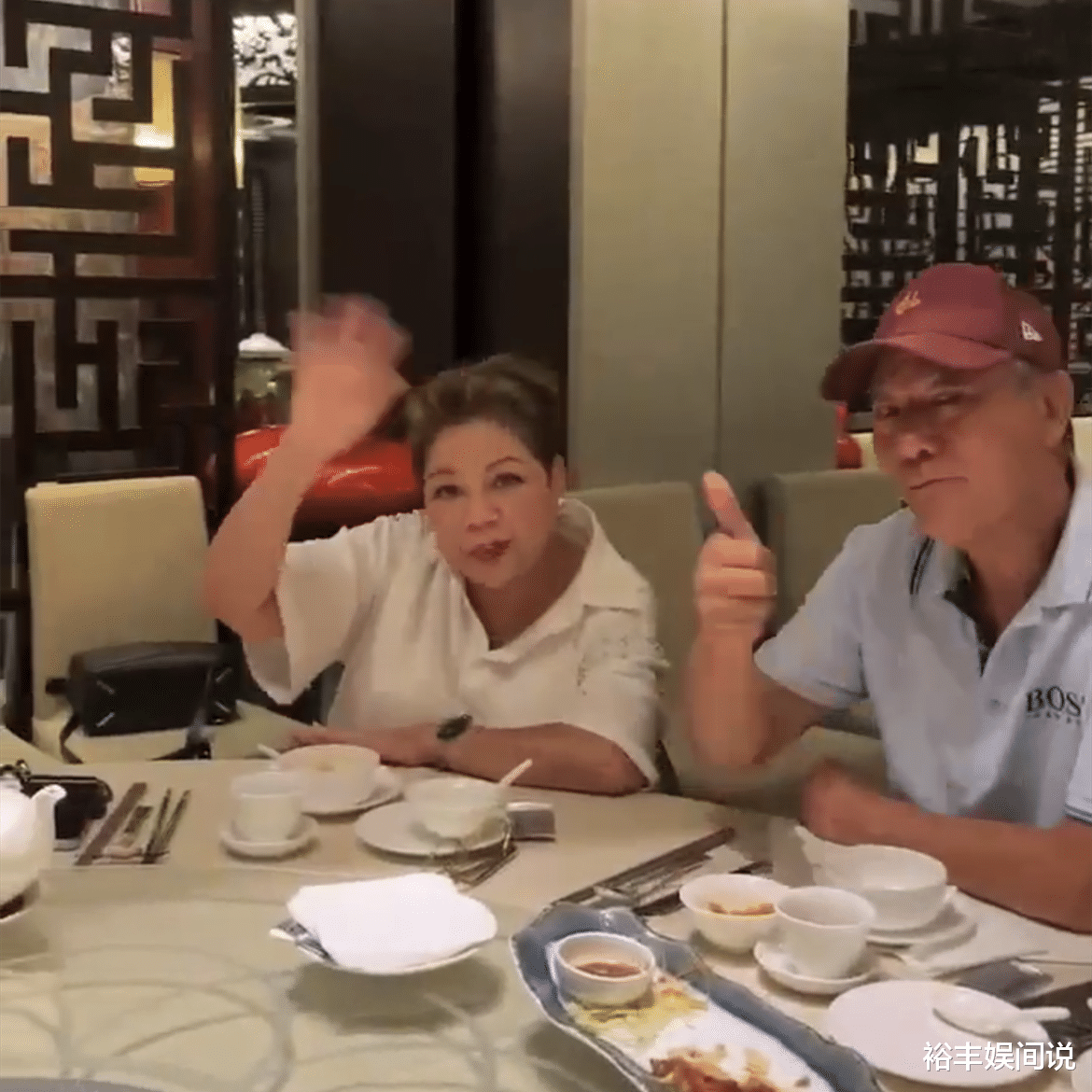 众多港星开心聚餐!吴志雄懒理内地餐厅关门,李修贤清瘦惹人疼