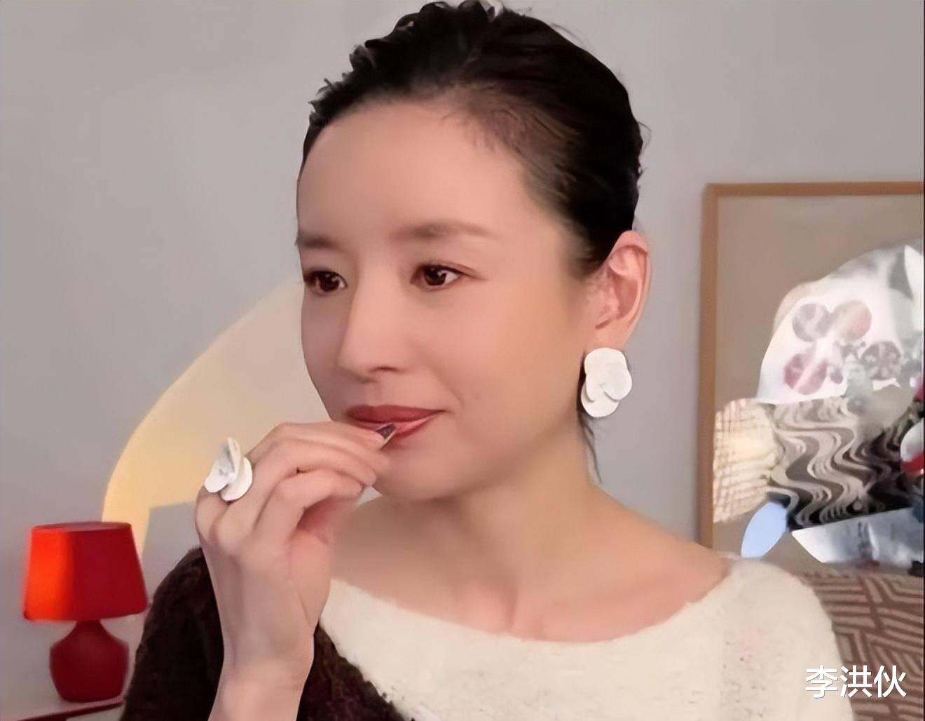 明星直播退场的时候，跟“家人们”连声招呼都不打