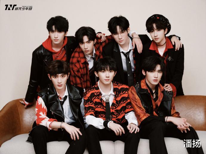 苏有朋|元宵晚会越来越无聊，流量假唱小品尴尬，全靠田震苏有朋救场