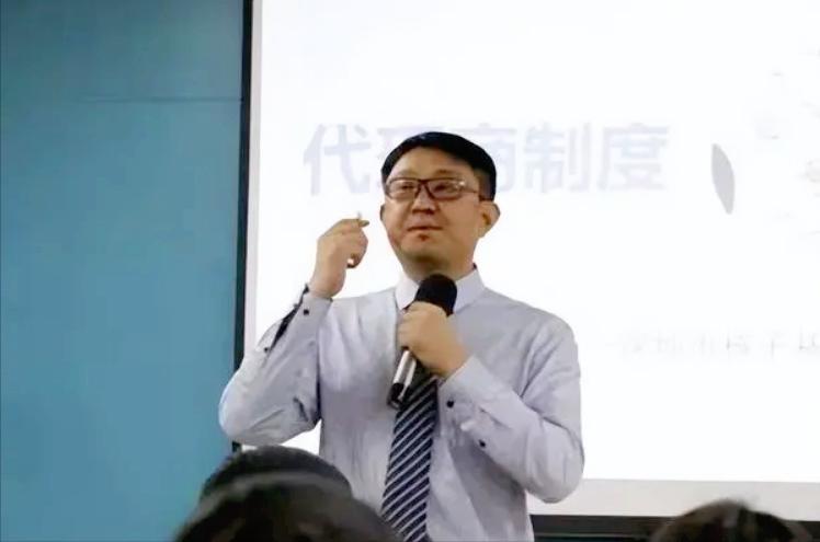 虚假宣传|疫情死灰复燃?“核酸造假大王”张核子现身:狂挣十几亿安全落地!