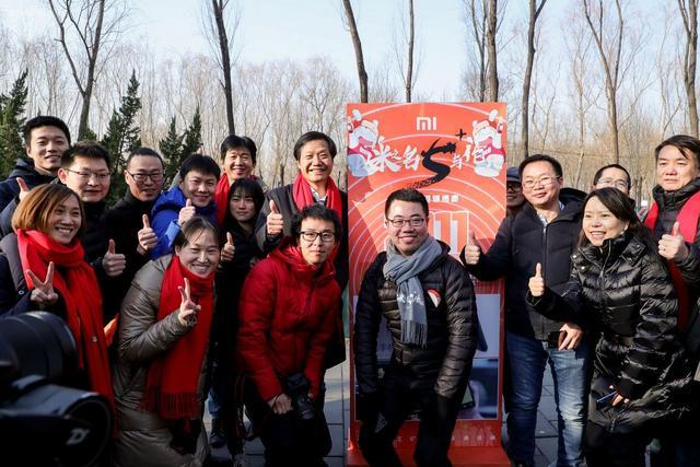 上万名老员工“一夜被裁”！35岁前，这3点道理越早明白越好！