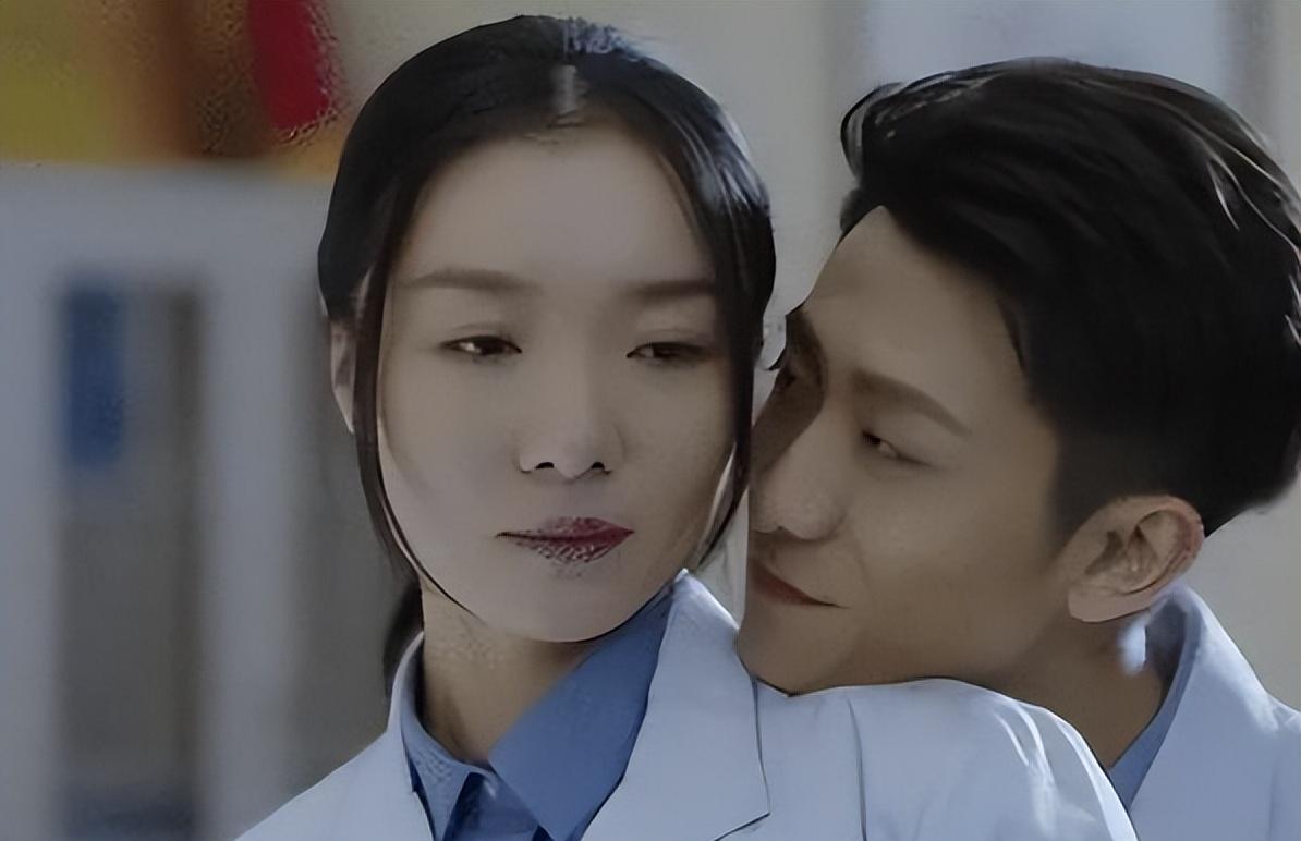 曾靠和张一山热吻,怒怼章子怡出圈,又被爆和王传君隐婚生娃