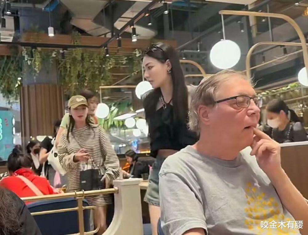 徐璐|女星徐璐现身泰国曼谷，前脚因颜值获赞，后脚因穿着太清凉遭批评