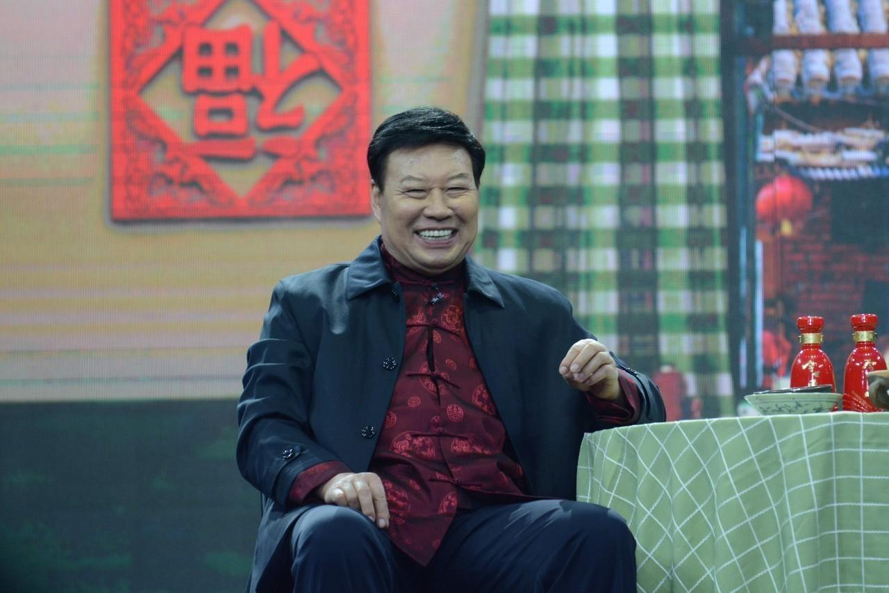 从春晚爆红到销声匿迹,靠着小品出名的魏积安,为何突然消失了?