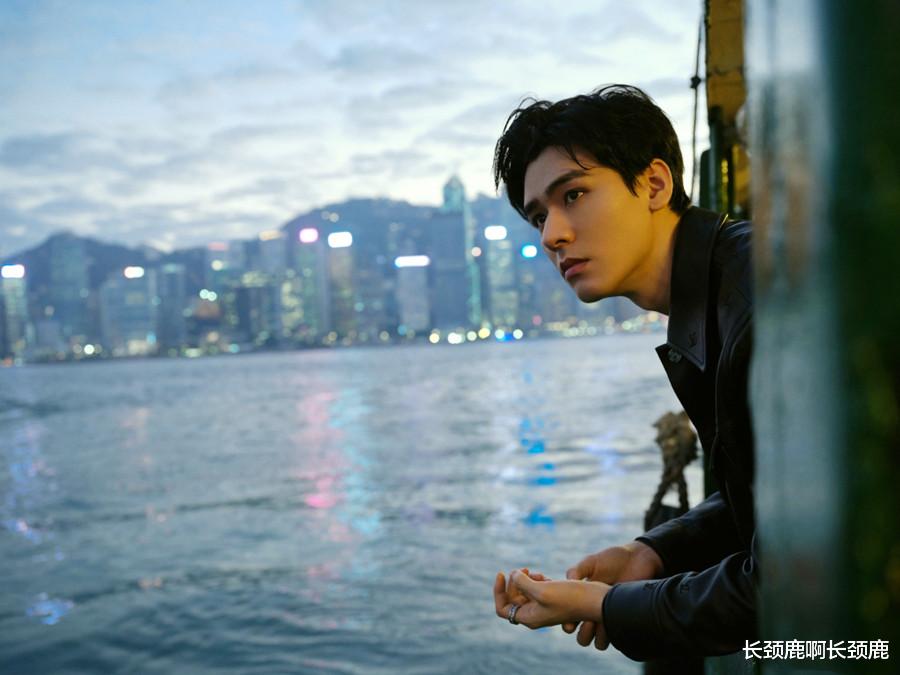 从LV香港大秀看懂，为什么内地娱乐圈如此蓬勃，港娱却在走下坡路