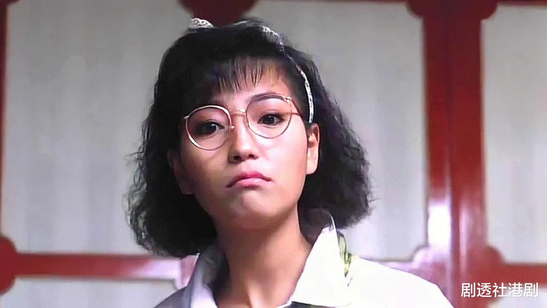 香港知名女星突然宣布息影,转行做带货主播,坦言因收入更高