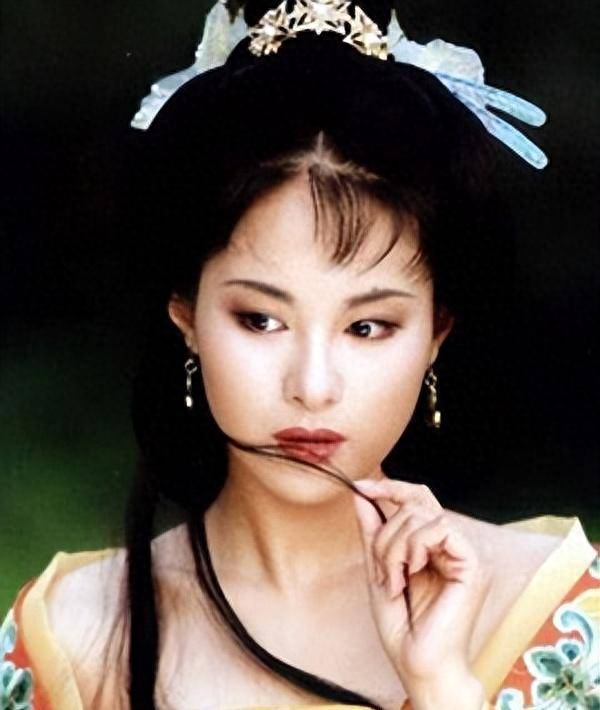 脸上有痣也好看的女演员，只服这10位，位置恰到好处，还很有特色