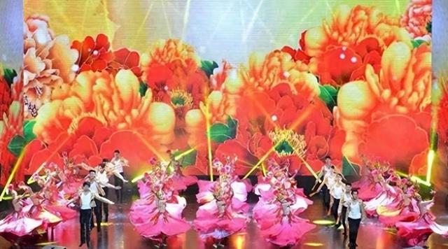 恒大歌舞团长白珊珊:一赌便是整个青春,谎言终将拆穿