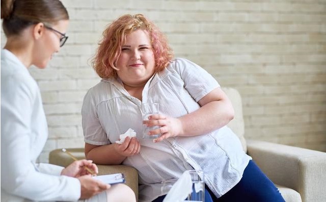 对体重不友好的十个坏习惯，对照一下，自己占了几条？