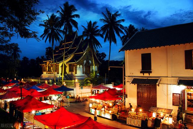 琅勃拉邦|别去缅甸！也不用去泰国！到公认的东南亚躺平胜地，佛系又悠闲