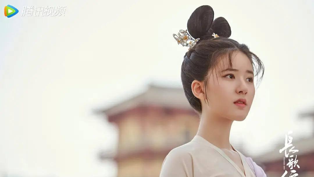 赵丽颖|女明星热度排行榜：赵露思虞书欣断层领先，赵丽颖排位靠后