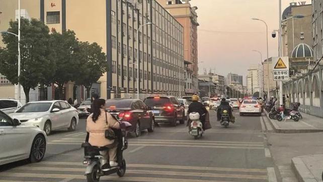 高瓴资本|?网络主播扎堆胡鑫宇案事发地，“流量蝗虫”泛滥背后的生意经！