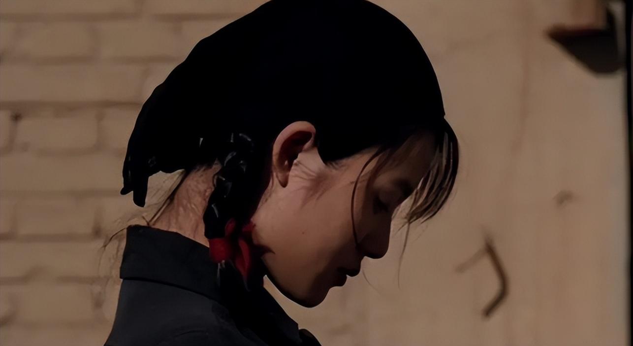 爱过宁静、与刘晓庆因戏生情的姜文，却被一个“悍妇”拿捏一辈子