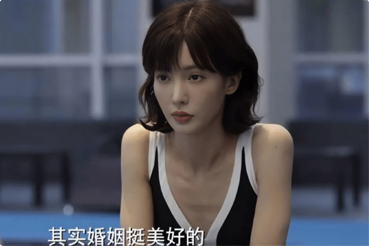 蒋欣在新剧中的“水桶腰,大象腿”,是对内娱畸形审美的反击