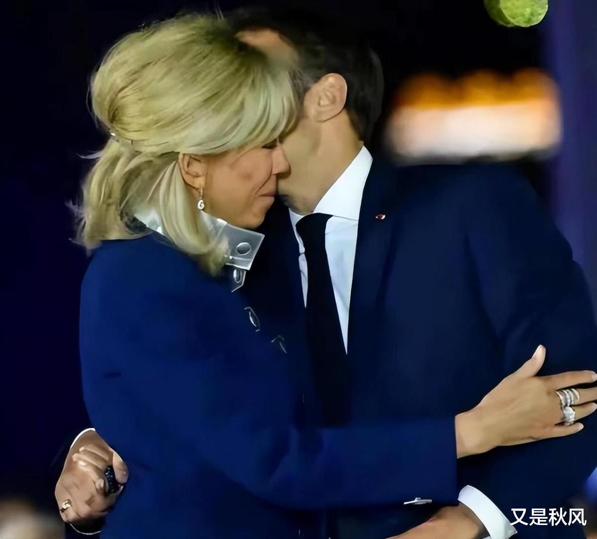 28年前,布丽吉特下课后亲吻了17岁的马克龙,扰乱了少年的芳心